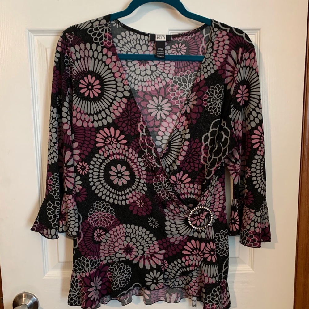 Pretty V-Neck Blouse